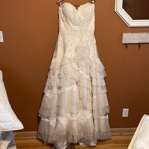 Wedding dress - Lazaro - 3102 - sz 15 gown 36 inches at rib measurement